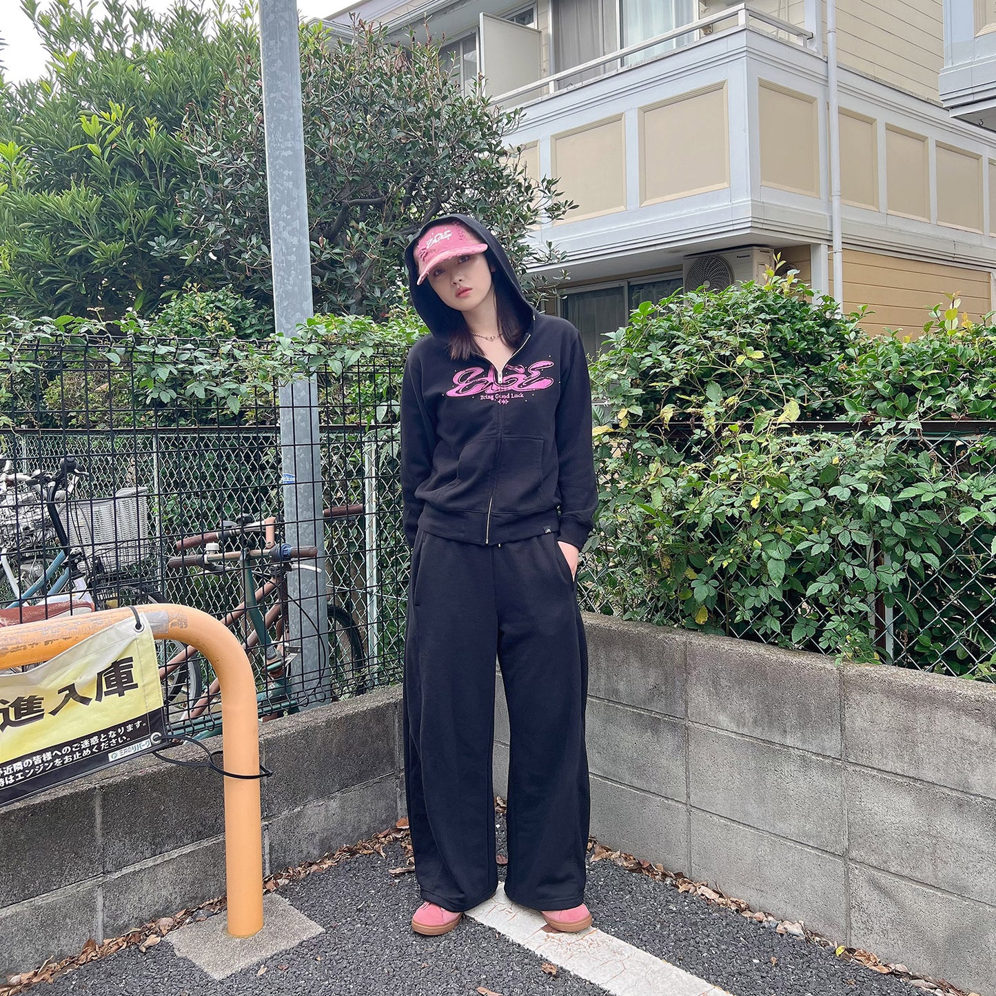 CRACK LOGO ZIP PARKA -BLACK-