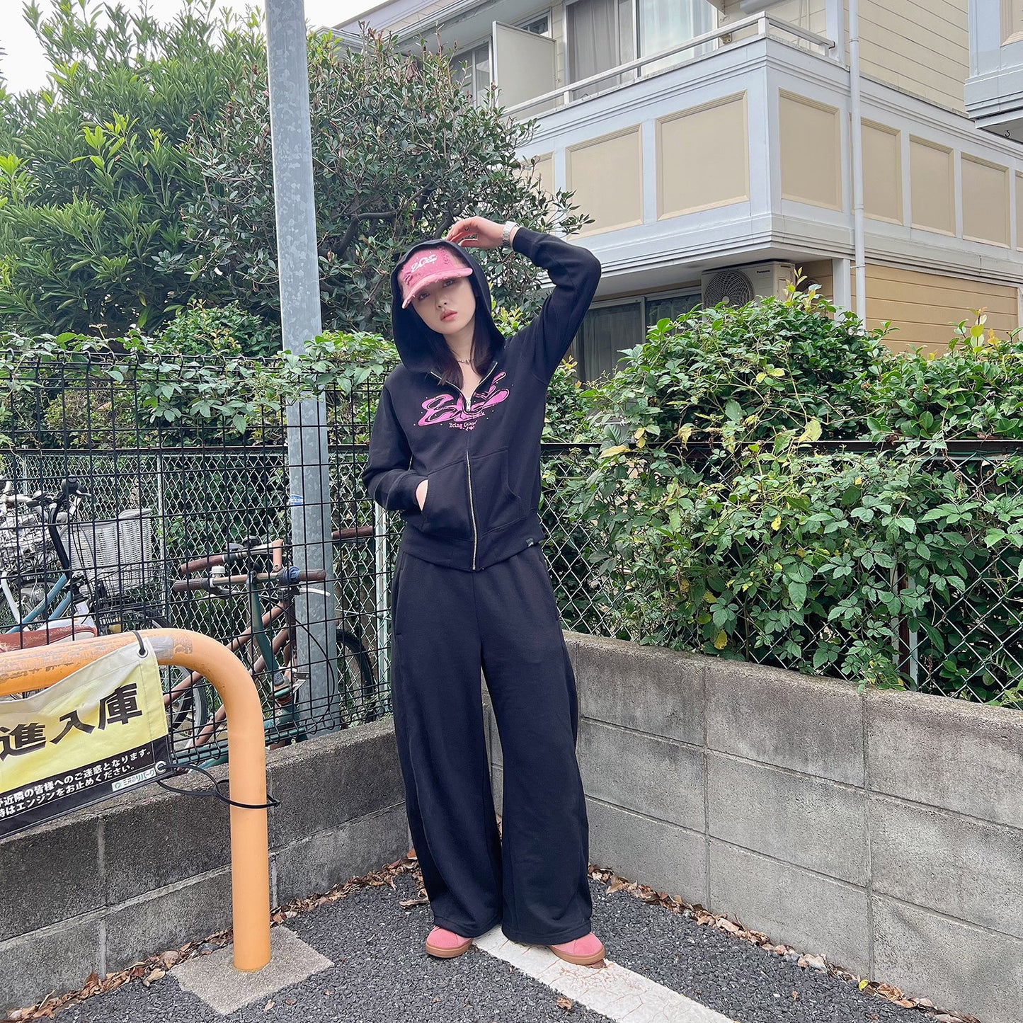 CRACK LOGO ZIP PARKA -BLACK-