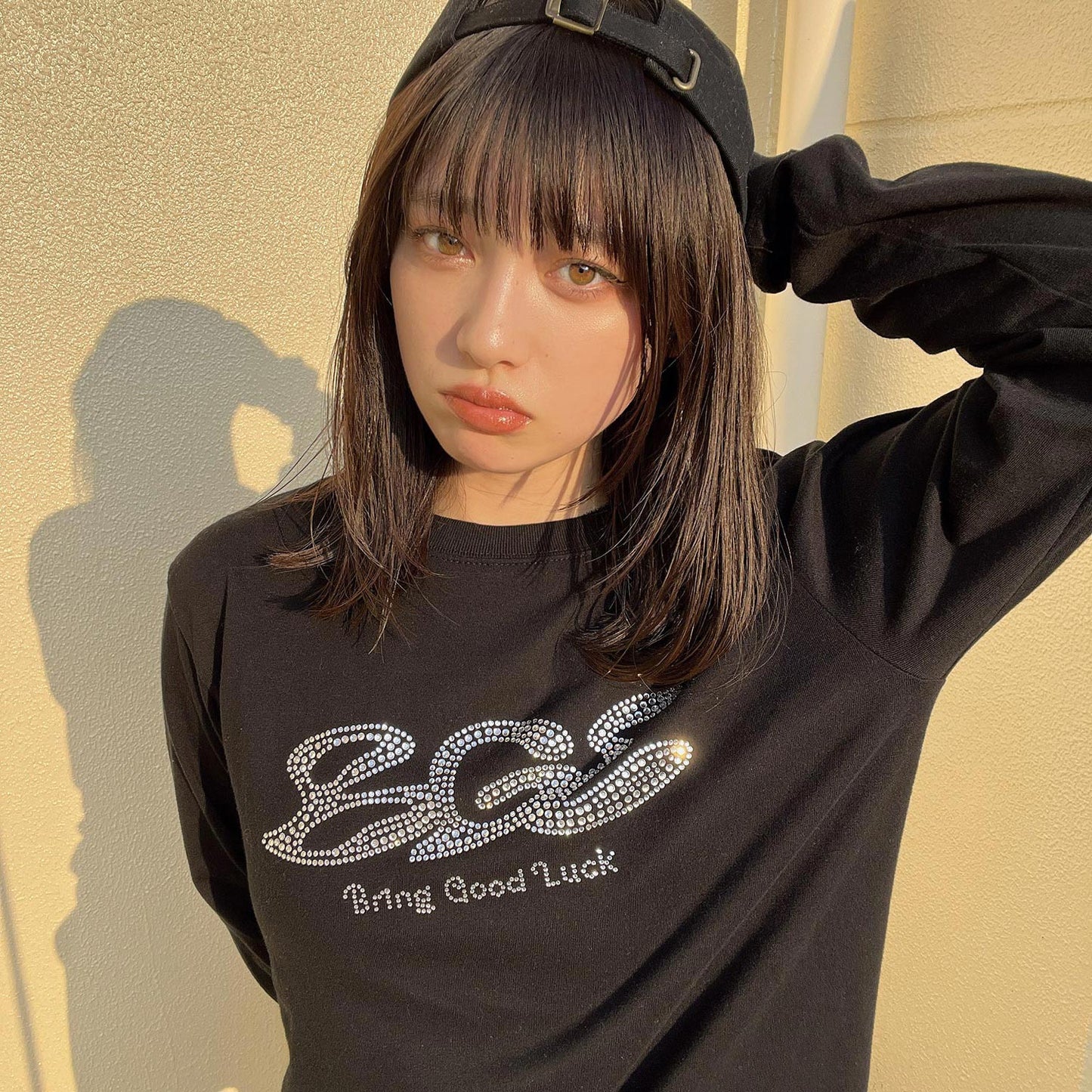 RHINESTONE LOGO LS TEE -BLACK-