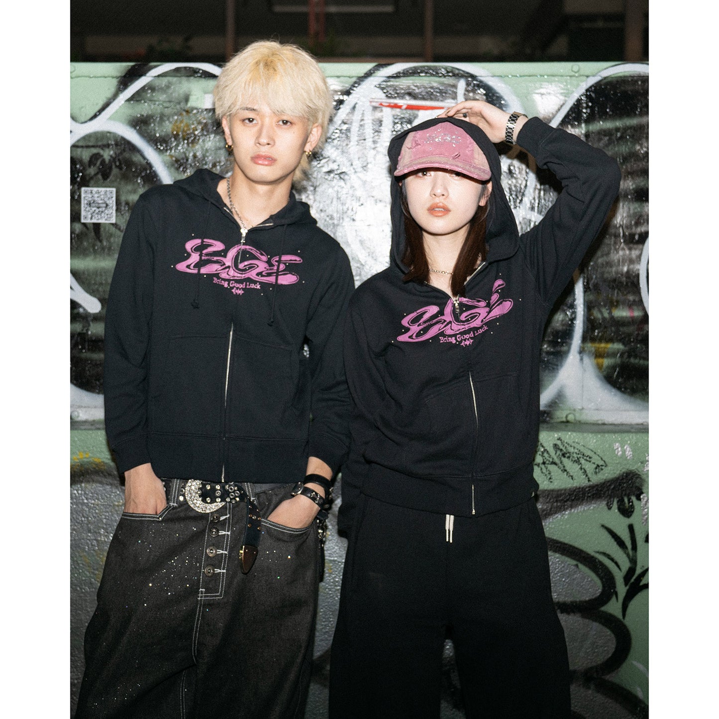 CRACK LOGO ZIP PARKA -BLACK-