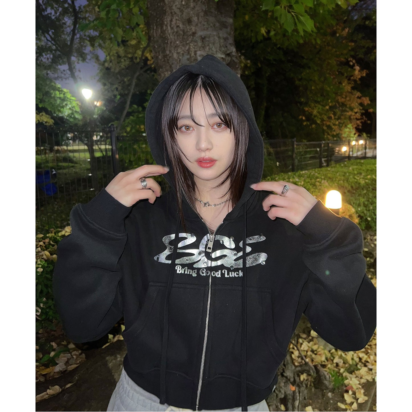 METALLIC LOGO ZIP PARKA -BLACK-