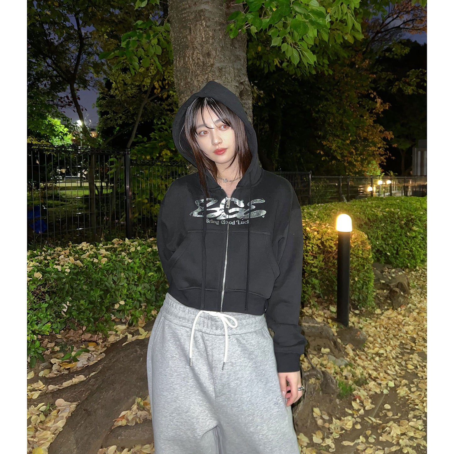 METALLIC LOGO ZIP PARKA -BLACK-