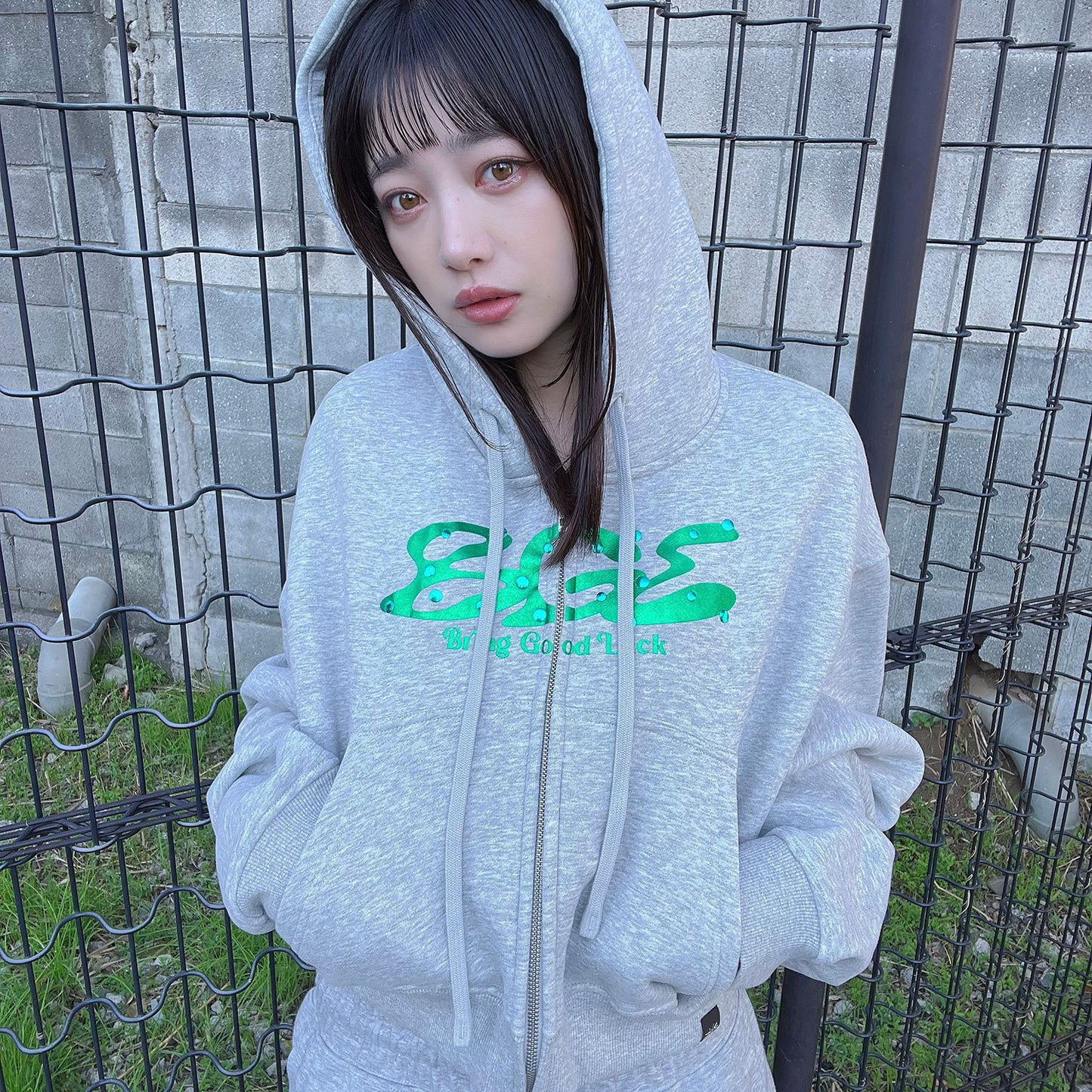 METALLIC LOGO ZIP PARKA -GREY-