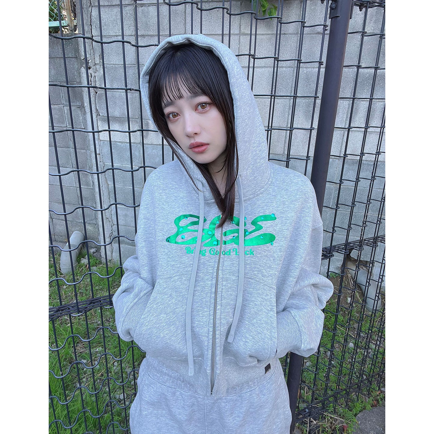 METALLIC LOGO ZIP PARKA -GREY-