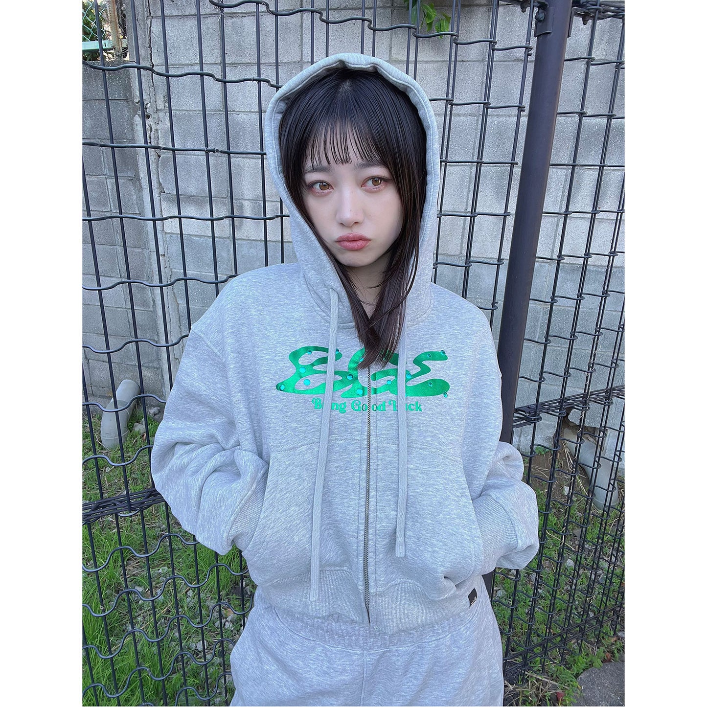 METALLIC LOGO ZIP PARKA -GREY-