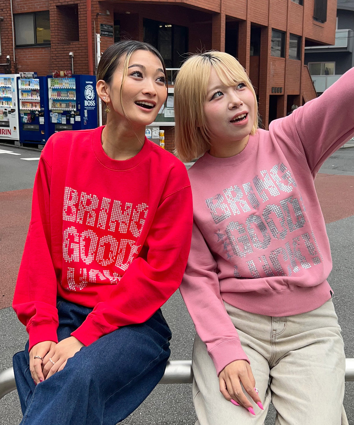 TEXT RHINESTONE SWEAT -RED-