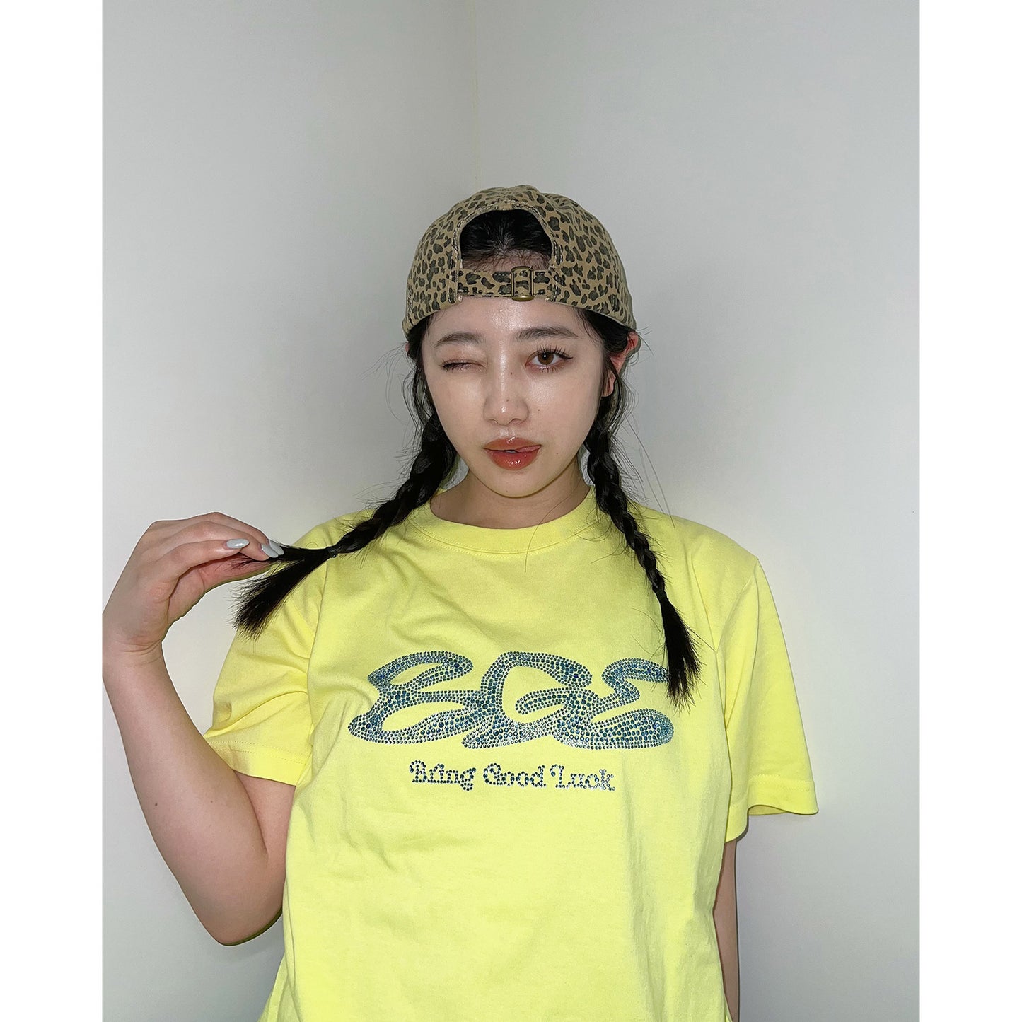 RHINESTONE LOGO TEE -LIGHT YELLOW-