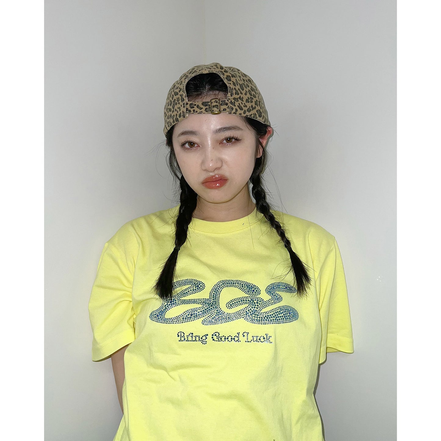 RHINESTONE LOGO TEE -LIGHT YELLOW-